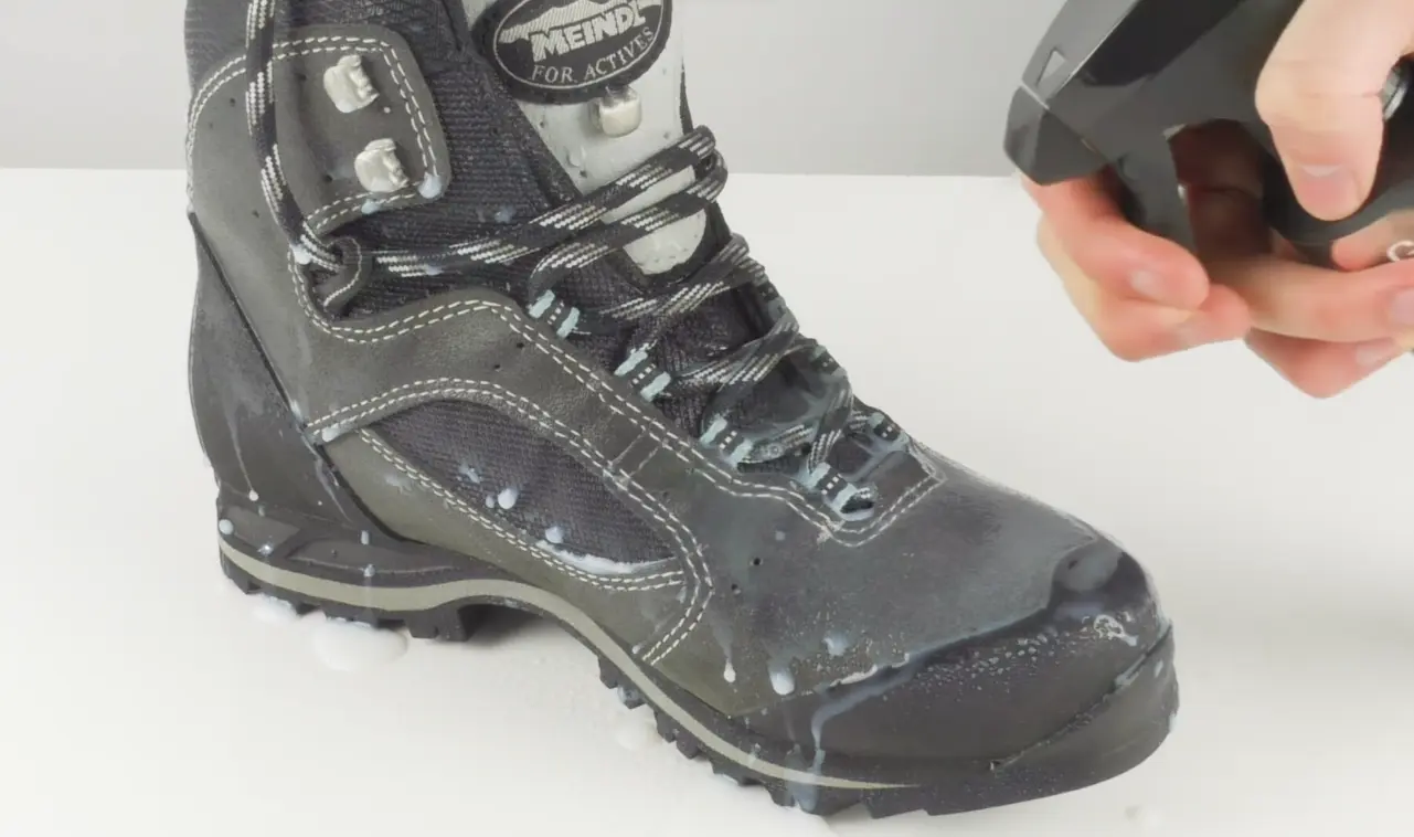 Hiking boots waterproof spray